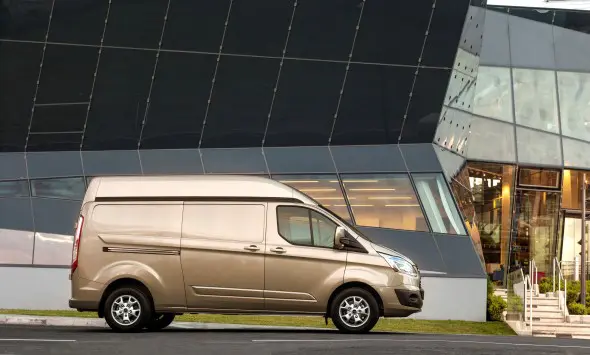 New High-Roof Ford Transit Custom Now Available to Customers Across Europe