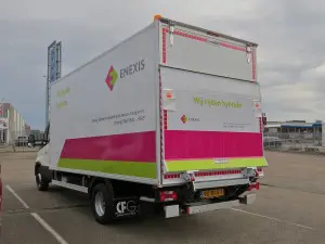 2013-11-03 Venlo - Enexis Iveco Daily Hybride (foto Henk Winckens)_09