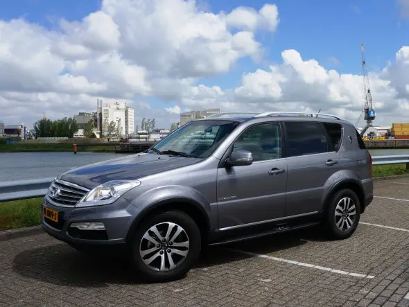 SsangYong Rexton W 2015 1